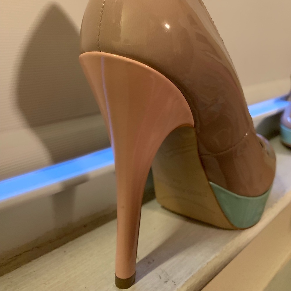Enzo Angiolini Smiles Pump in Taupe - Picture 7 of 8